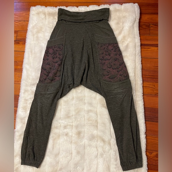 Apocalyptic drop crotch pants with rivets - Picture 10 of 13